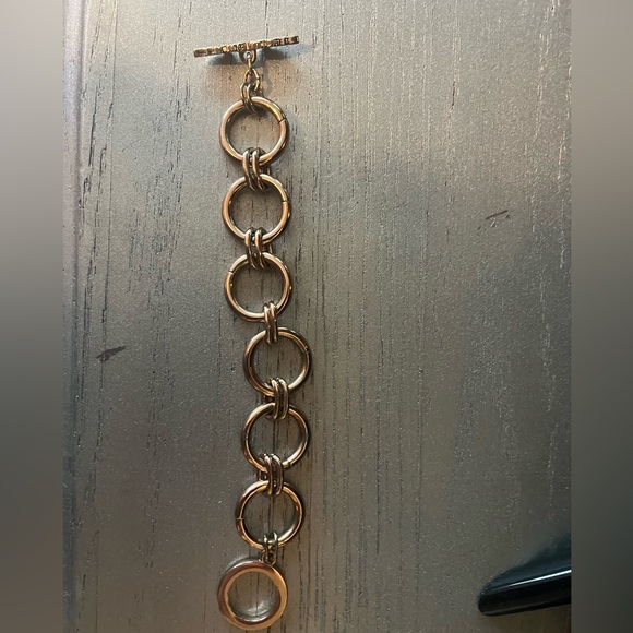 Victoria Secret Rose Gold Braclet - Picture 2 of 4